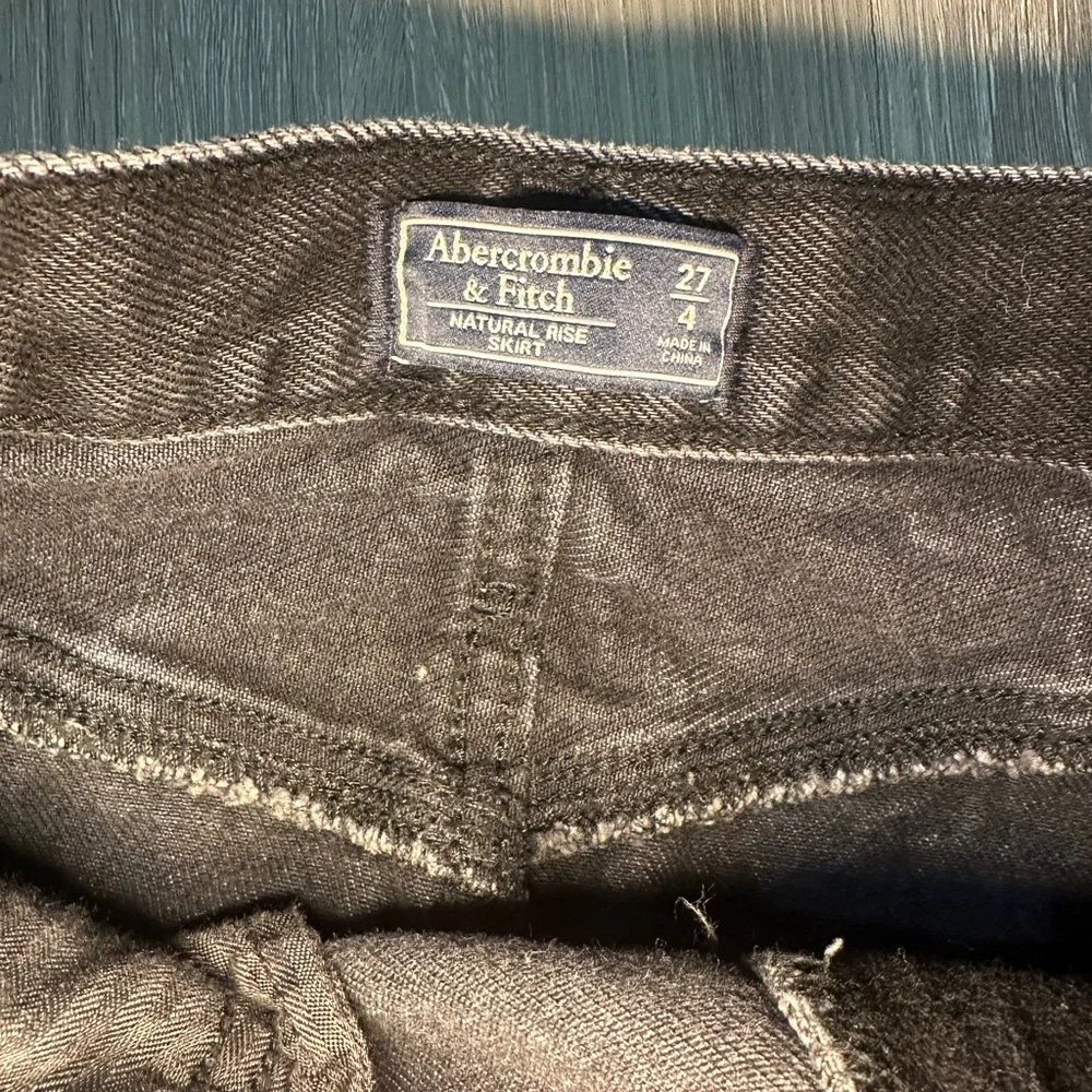 Abercrombie & Fitch Y2K Black Denim Mini Skirt Belted Distressed Raw Hem Size 4